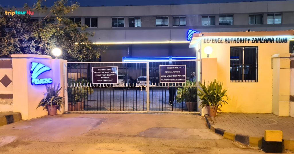 Zamzama and DHA Karachi food area featuring trendy cafés, modern restaurants, and a vibrant dining atmosphere in 2026.